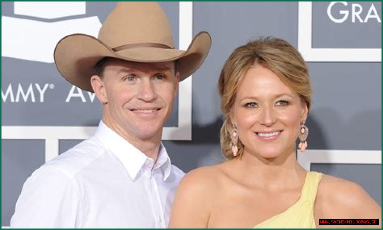 What Is Jewel Kilcher’s Relationship Status? Details On American Singer Jewel Kilcher Ex-Husband The Talks Today
